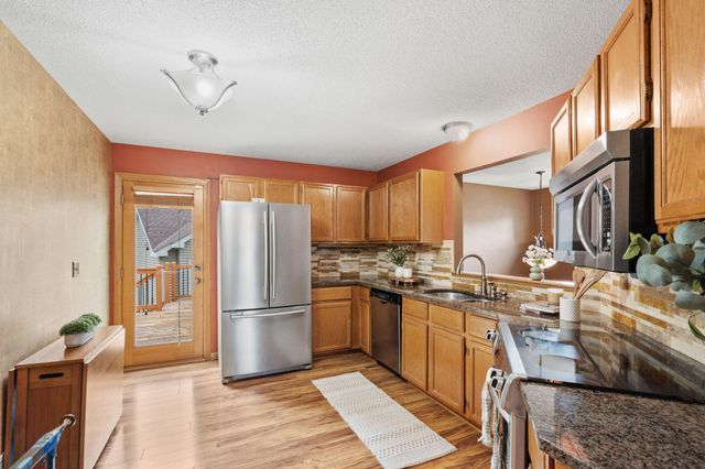 10283 Lee Drive, Eden Prairie, MN 55347