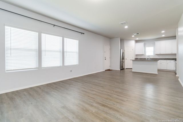 4502 Heathers Rose, St Hedwig, TX 78152