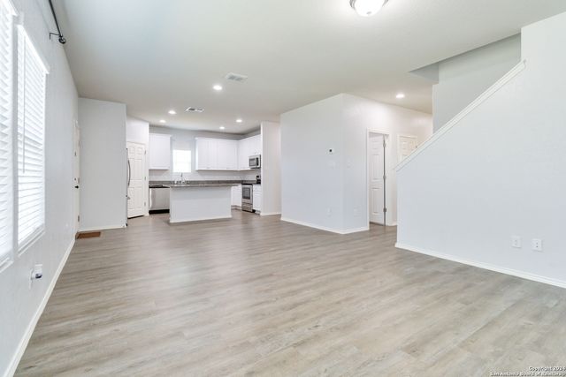 4502 Heathers Rose, St Hedwig, TX 78152