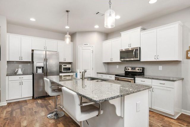 6115 Stella Light Drive, Flowery Branch, GA 30542