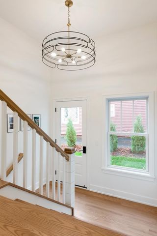 231 Manitoba Avenue N Main Level, Wayzata, MN 55391