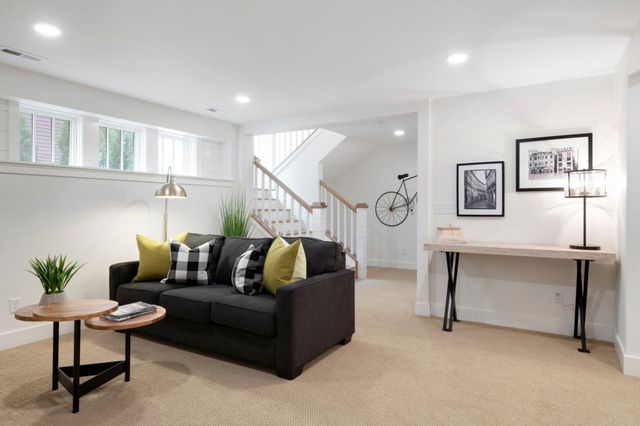 231 Manitoba Avenue N Main Level, Wayzata, MN 55391