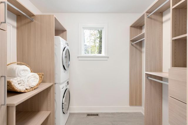 231 Manitoba Avenue N Main Level, Wayzata, MN 55391