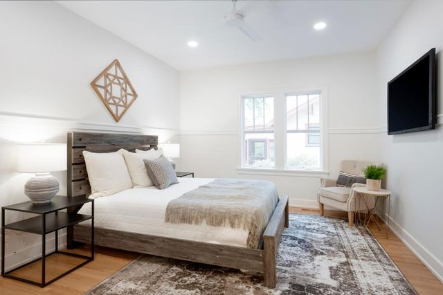 231 Manitoba Avenue N Main Level, Wayzata, MN 55391