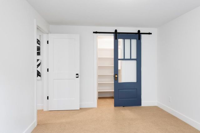 231 Manitoba Avenue N Main Level, Wayzata, MN 55391