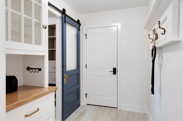 231 Manitoba Avenue N Main Level, Wayzata, MN 55391