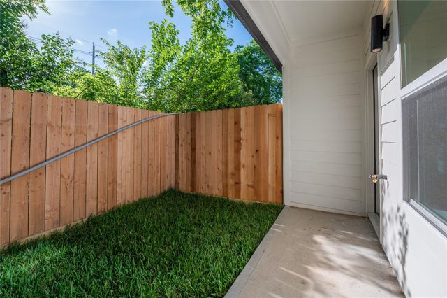 7930 Corinth Street, Houston, TX 77051