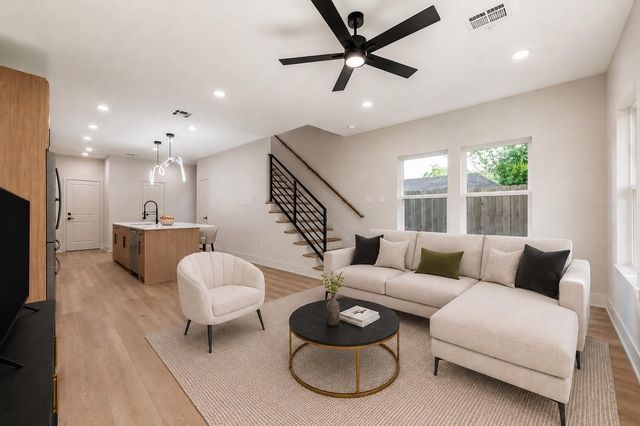 7930 Corinth Street, Houston, TX 77051