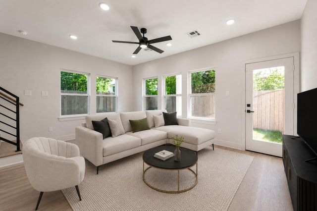 7930 Corinth Street, Houston, TX 77051