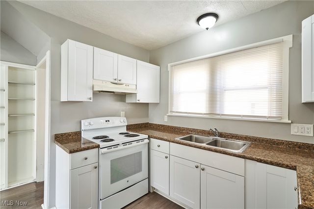 867 Battles Avenue, Akron, OH 44314