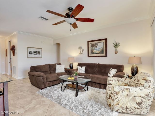 800 Carrick Bend CIR 102, Naples, FL 34110