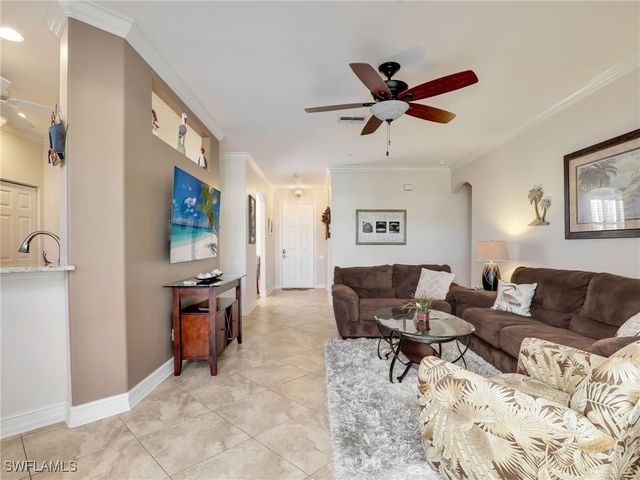 800 Carrick Bend CIR 102, Naples, FL 34110