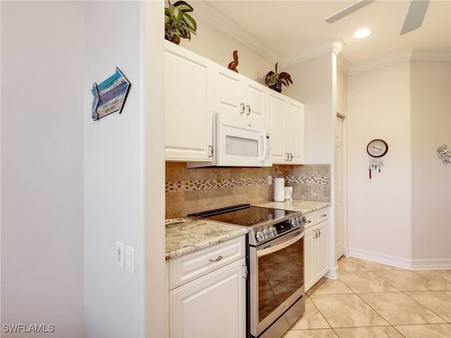 800 Carrick Bend CIR 102, Naples, FL 34110