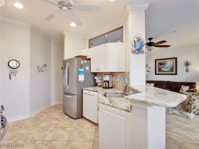 800 Carrick Bend CIR 102, Naples, FL 34110