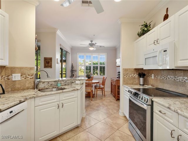 800 Carrick Bend CIR 102, Naples, FL 34110