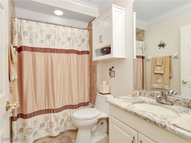 800 Carrick Bend CIR 102, Naples, FL 34110