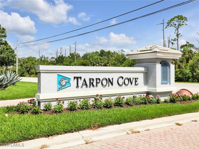 800 Carrick Bend CIR 102, Naples, FL 34110