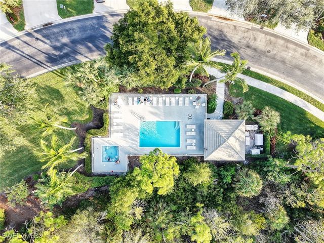 800 Carrick Bend CIR 102, Naples, FL 34110