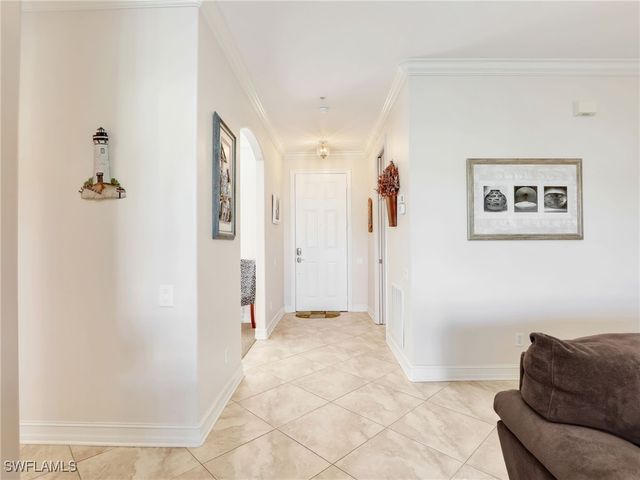 800 Carrick Bend CIR 102, Naples, FL 34110