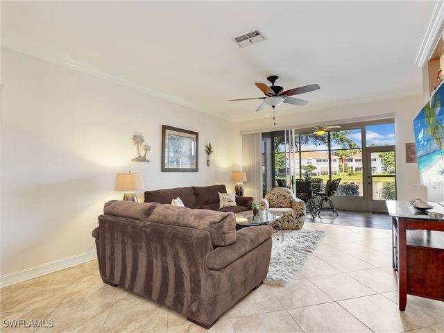 800 Carrick Bend CIR 102, Naples, FL 34110
