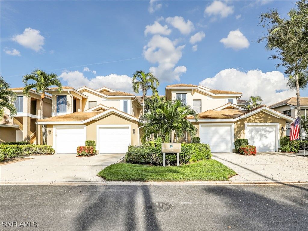 800 Carrick Bend CIR 102, Naples, FL 34110