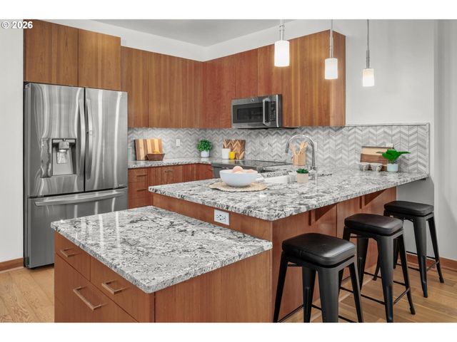 1130 Nw 12TH Ave 308, Portland, OR 97209