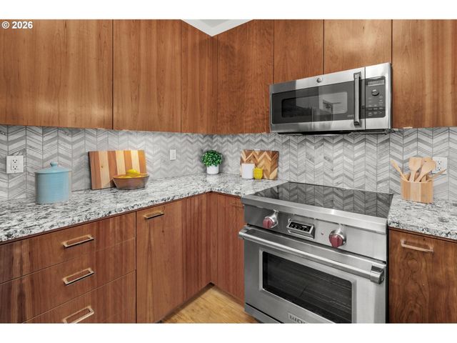 1130 Nw 12TH Ave 308, Portland, OR 97209