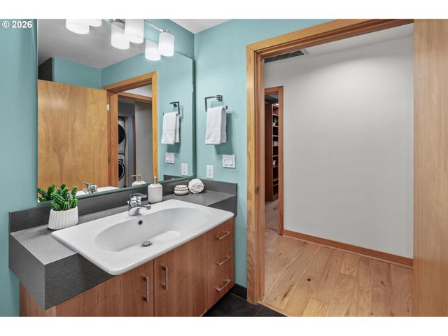 1130 Nw 12TH Ave 308, Portland, OR 97209