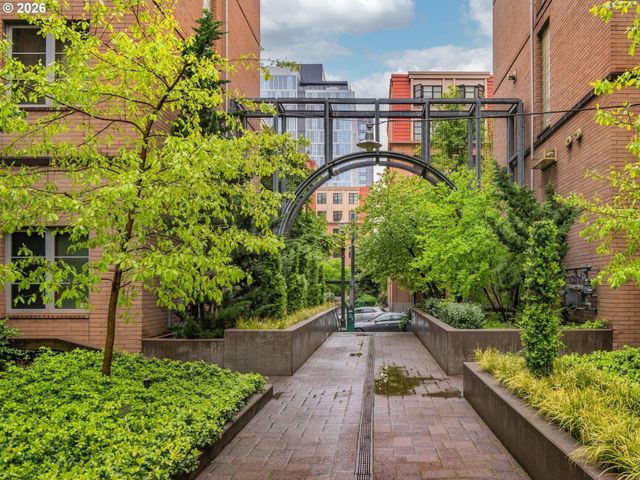 1130 Nw 12TH Ave 308, Portland, OR 97209