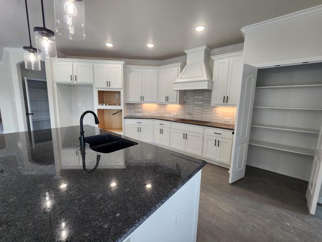 701 Eagle Claw DR, Salado, TX 76571