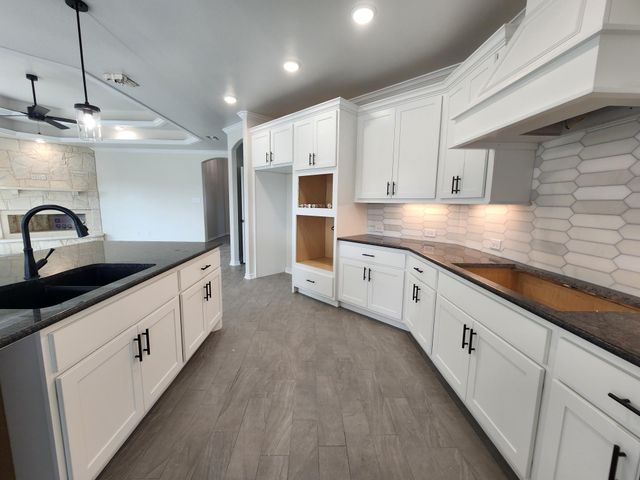 701 Eagle Claw DR, Salado, TX 76571