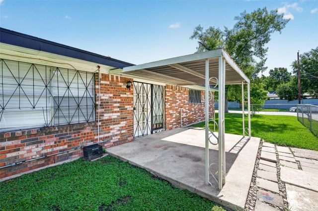 8158 Detroit Street, Houston, TX 77017