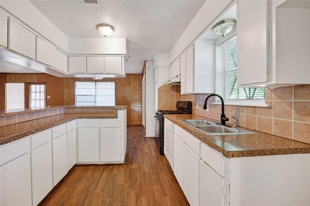 8158 Detroit Street, Houston, TX 77017