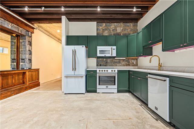 905 North Main Street 102, Providence, RI 02903
