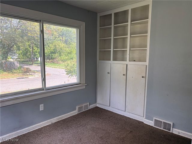 74 Vesper Street, Akron, OH 44310