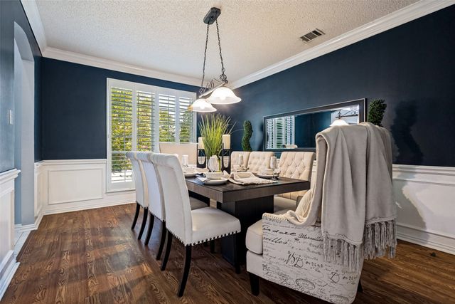 204 E Chapel Downs Drive, Southlake, TX 76092
