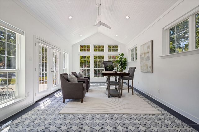 204 E Chapel Downs Drive, Southlake, TX 76092