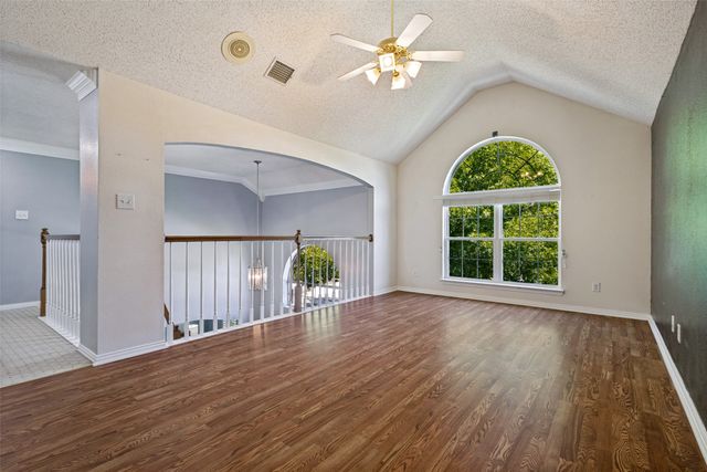 204 E Chapel Downs Drive, Southlake, TX 76092