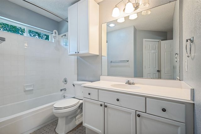 204 E Chapel Downs Drive, Southlake, TX 76092