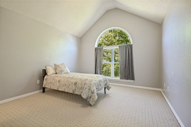 204 E Chapel Downs Drive, Southlake, TX 76092