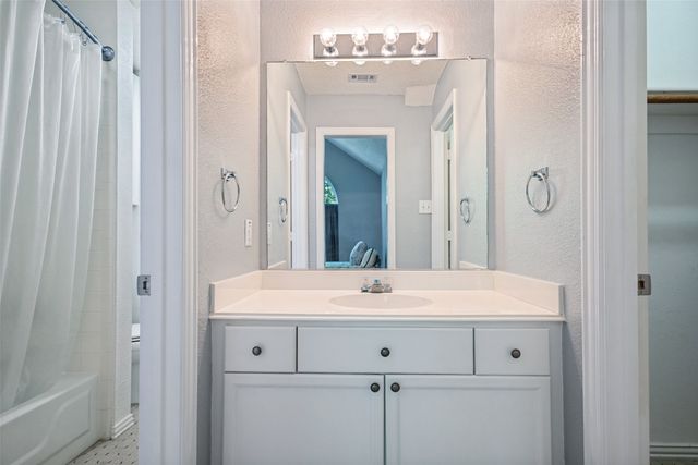 204 E Chapel Downs Drive, Southlake, TX 76092