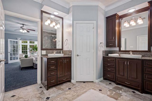 204 E Chapel Downs Drive, Southlake, TX 76092