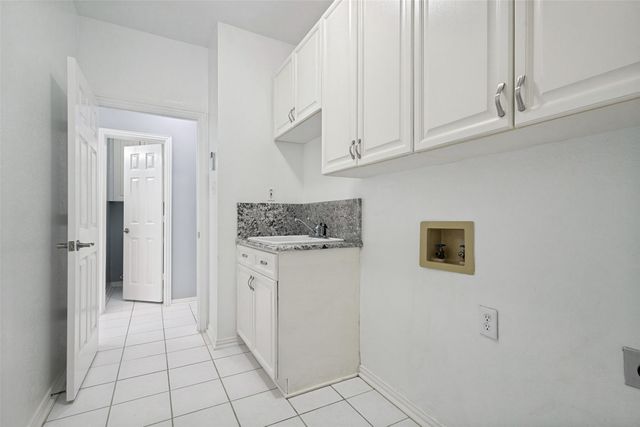 204 E Chapel Downs Drive, Southlake, TX 76092