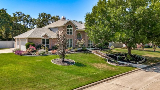204 E Chapel Downs Drive, Southlake, TX 76092