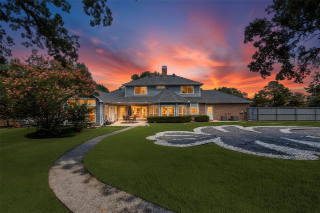 204 E Chapel Downs Drive, Southlake, TX 76092