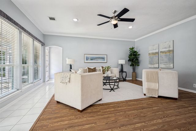 204 E Chapel Downs Drive, Southlake, TX 76092