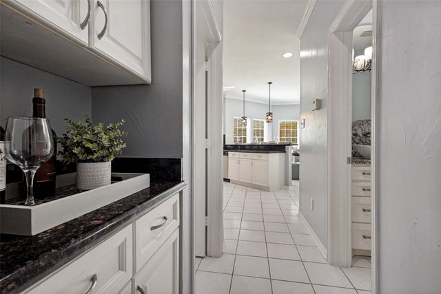 204 E Chapel Downs Drive, Southlake, TX 76092