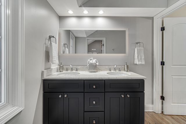 967 W Bauer Road, Naperville, IL 60563