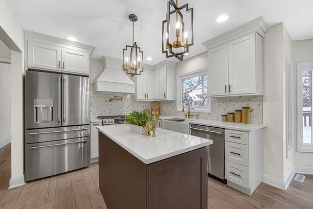 967 W Bauer Road, Naperville, IL 60563