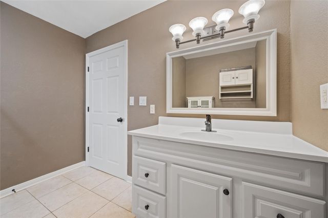 83 County Road 3189c, Cleveland, TX 77327